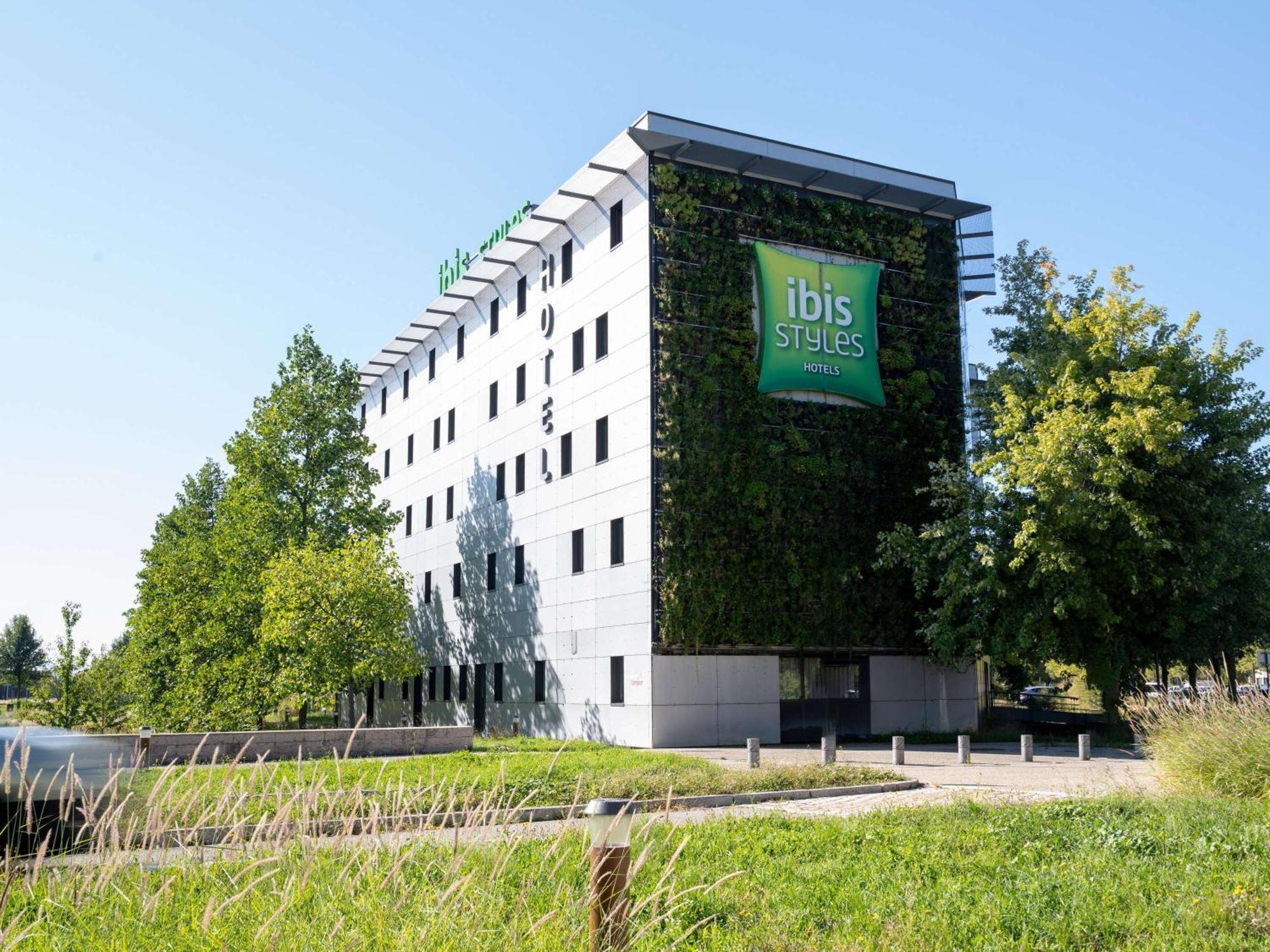 Ibis Styles Romans-Valence Gare Tgv Hotel Alixan Exterior photo